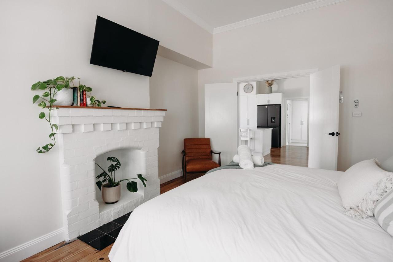 Lexton House - Luxurious Cottage Parkes Eksteriør bilde